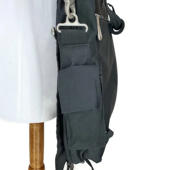 Zoom Gear Laptop Messenger Gamer Electronic Gear Travel School Work Bag - Picture 8 of 16